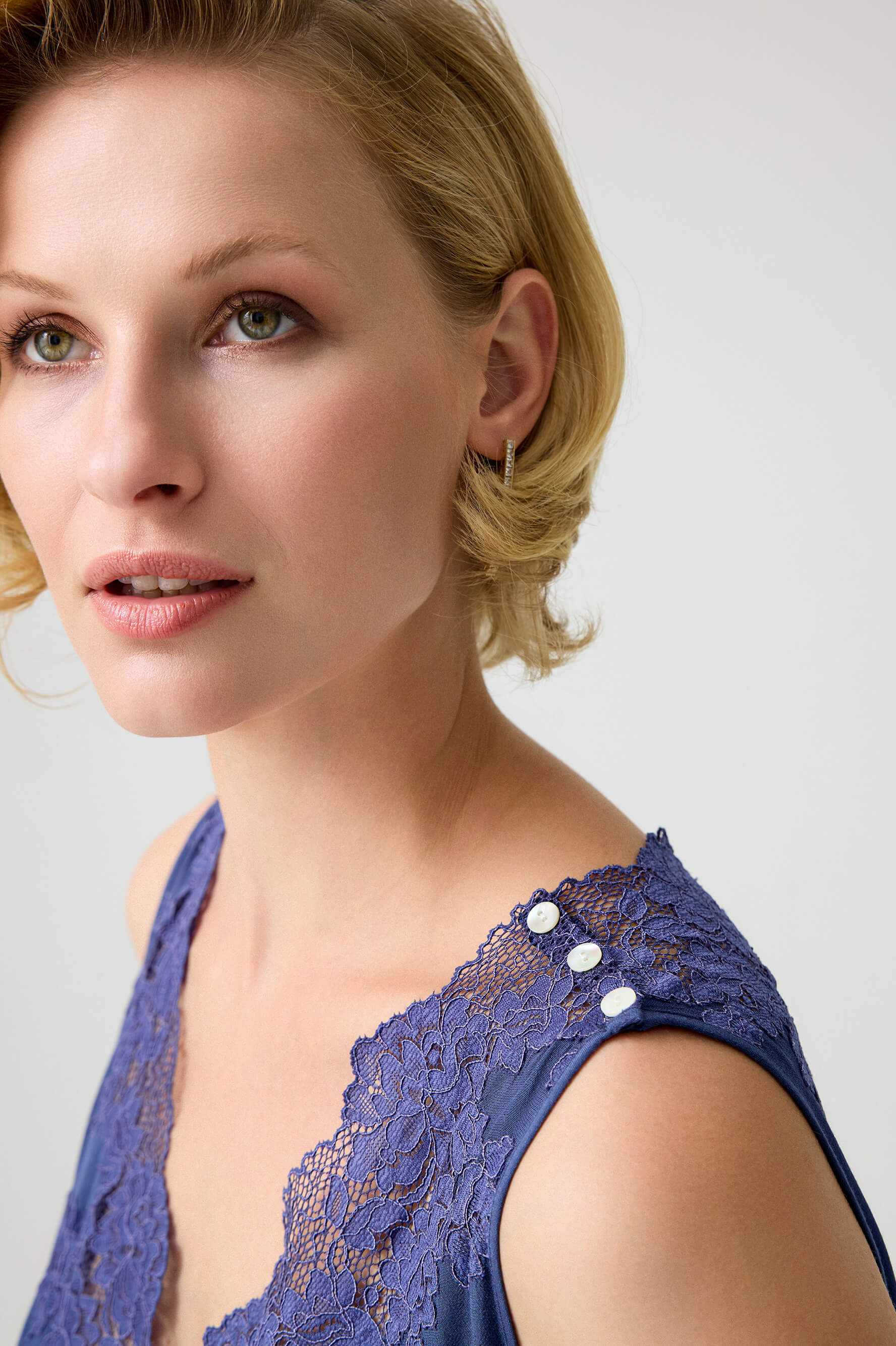 Maud - Trimmed Rayon Buttoned Inner Nightgown on Shoulder - Navy Blue