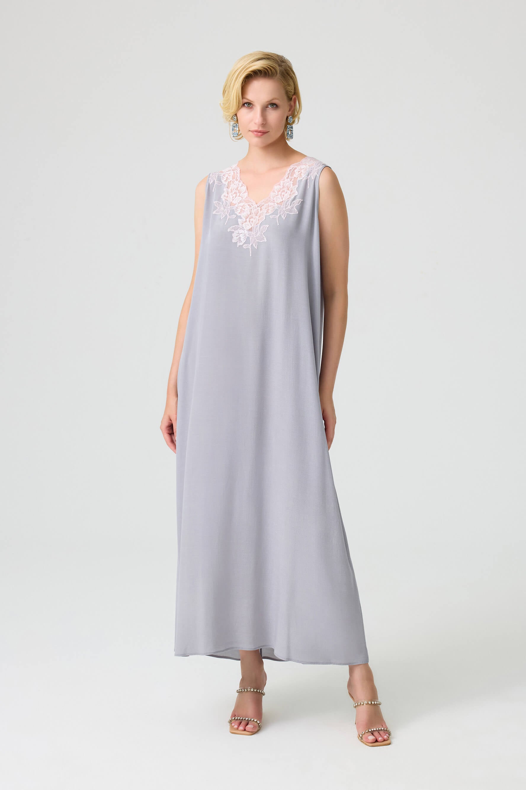 Mary - Trimmed Long Rayon Kimono Set with Buttoned Inner Nightie on Shoulder - Light Grey