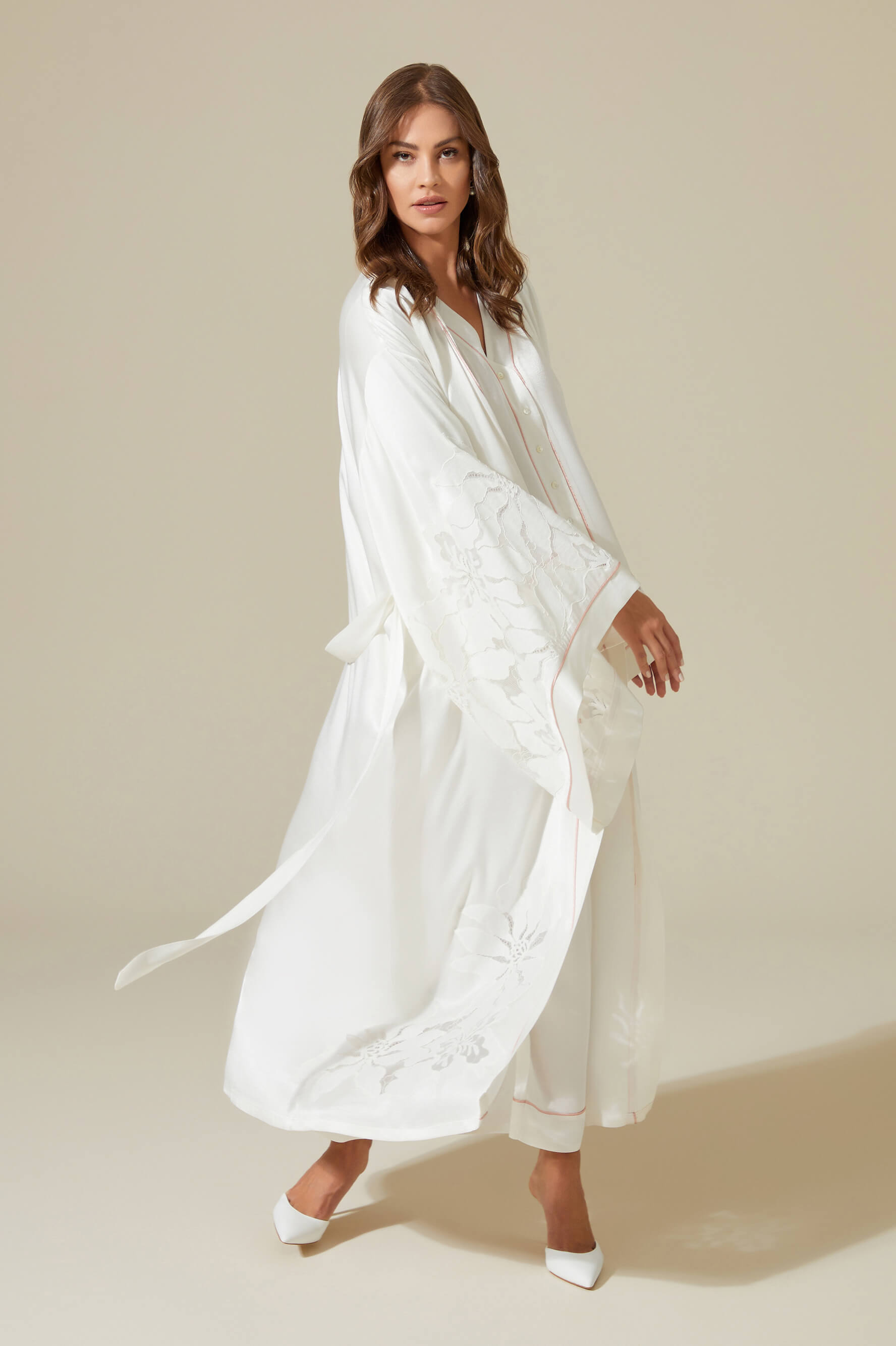 Hope Long Trimmed Robe Set with Pyjama Set - Off White with Shell Pink Pipe