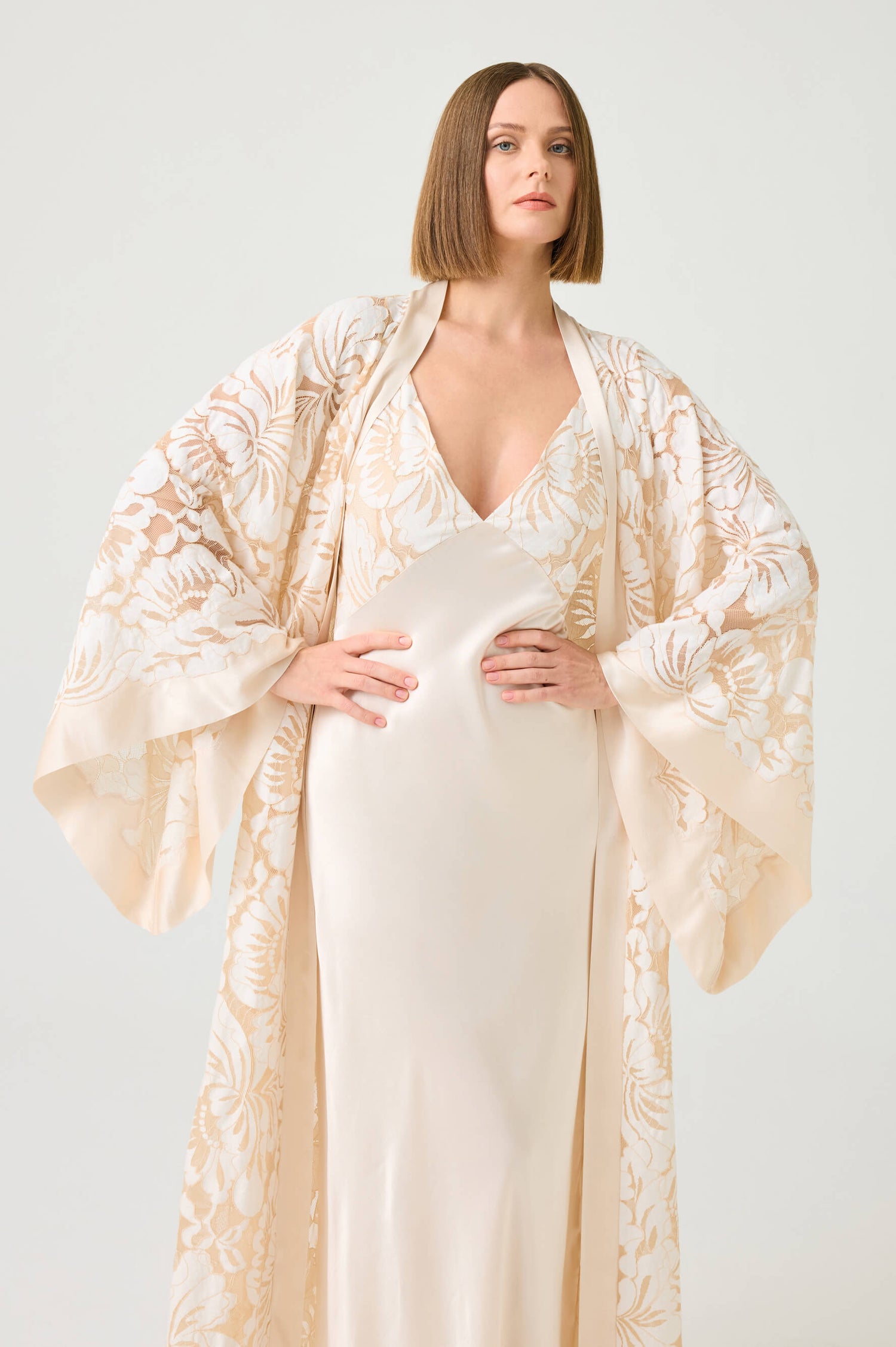 Elarose Long Cupro Robe Set with Beige Lace on Vanilla