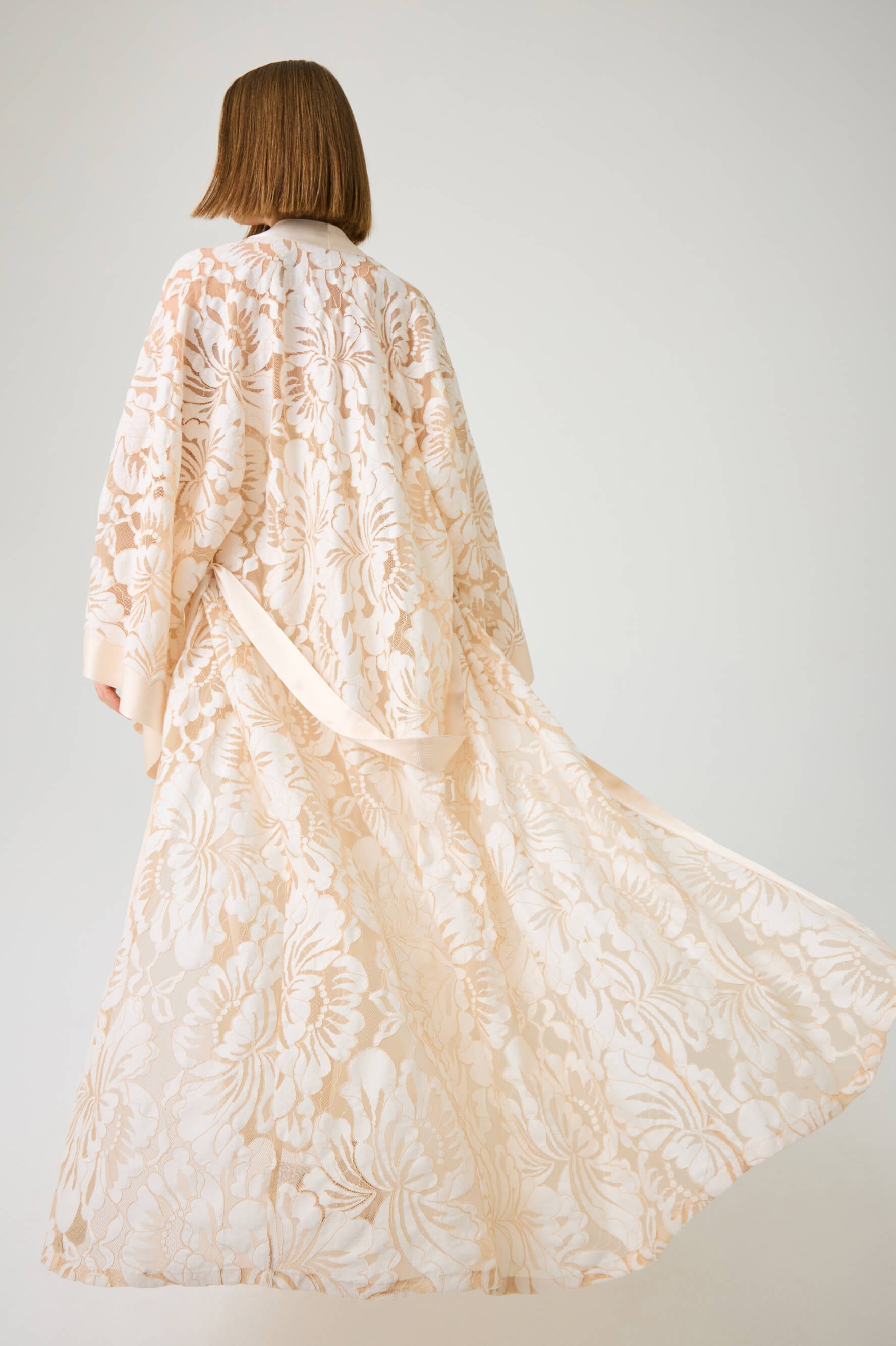 Elarose Long Cupro Robe Set with Beige Lace on Vanilla