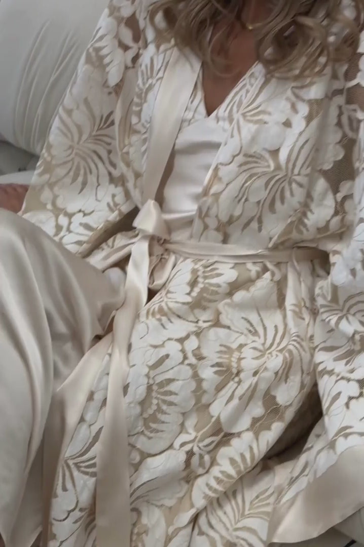 Elarose Long Cupro Robe Set with Beige Lace on Vanilla