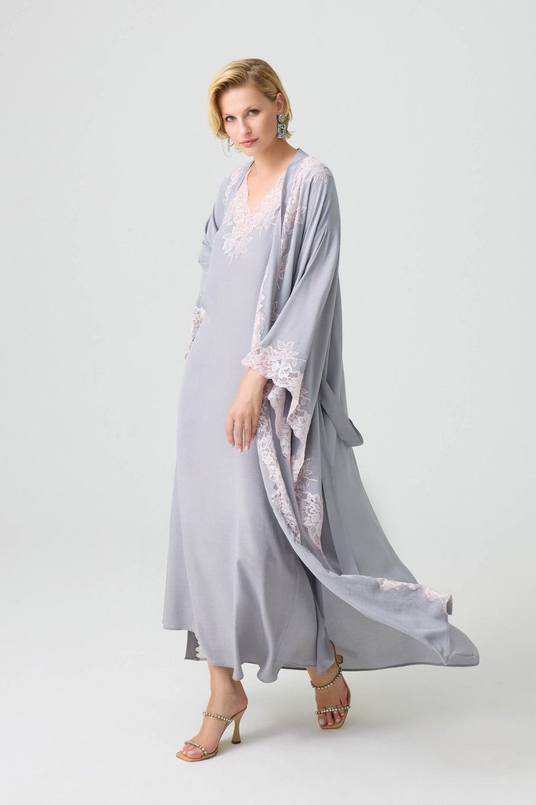 Mary - Trimmed Long Rayon Kimono Set with Buttoned Inner Nightie on Shoulder - Light Grey