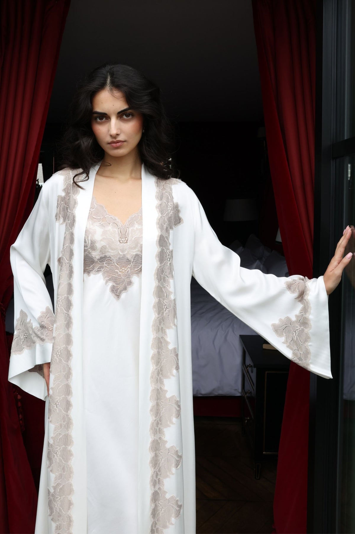 Victoria Silky Robe Set White