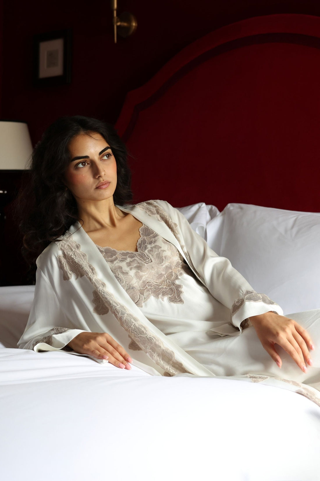 Victoria Silky Robe Set White
