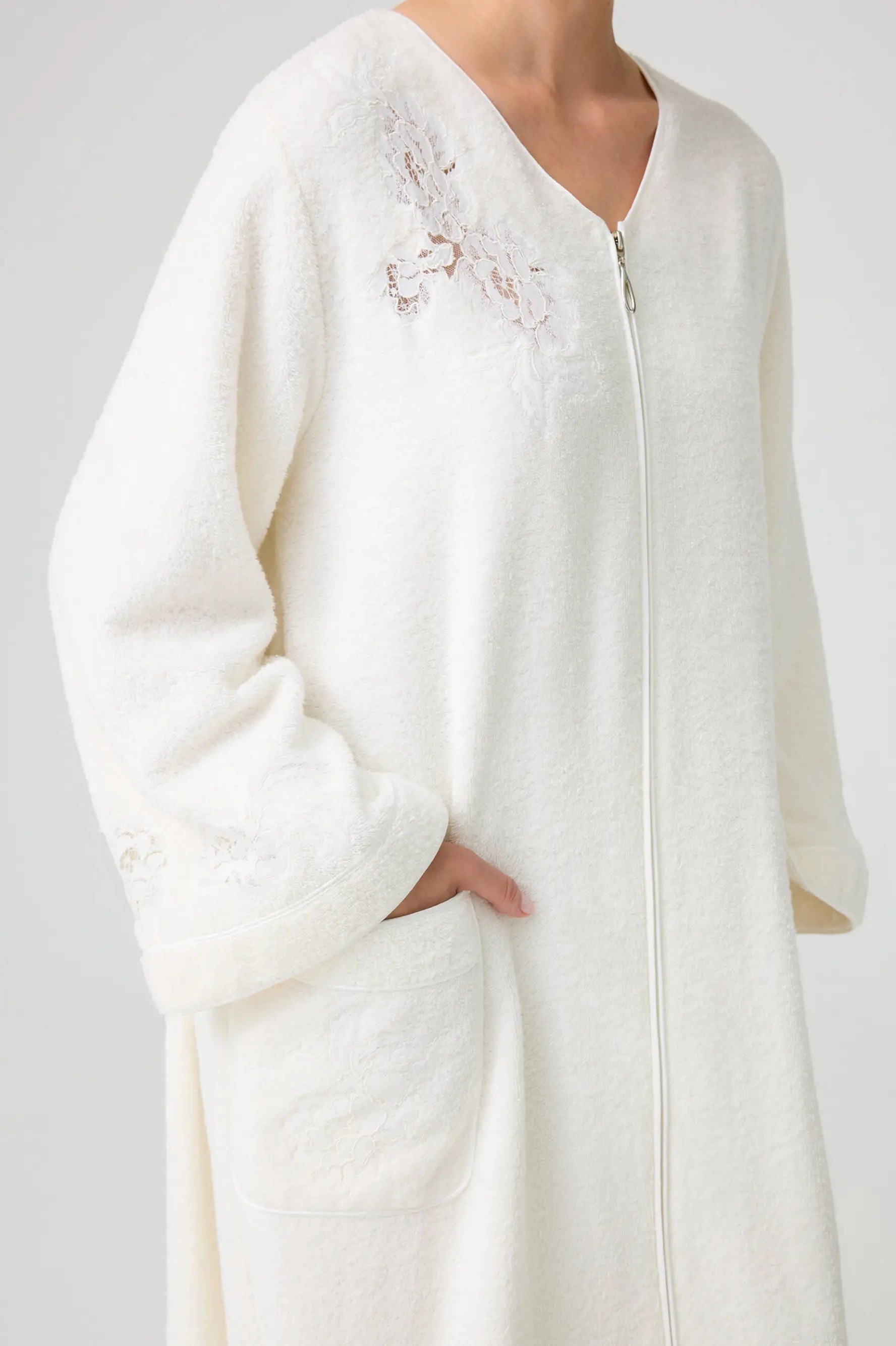 Cozy bathrobes for a relaxing and refreshing experience 