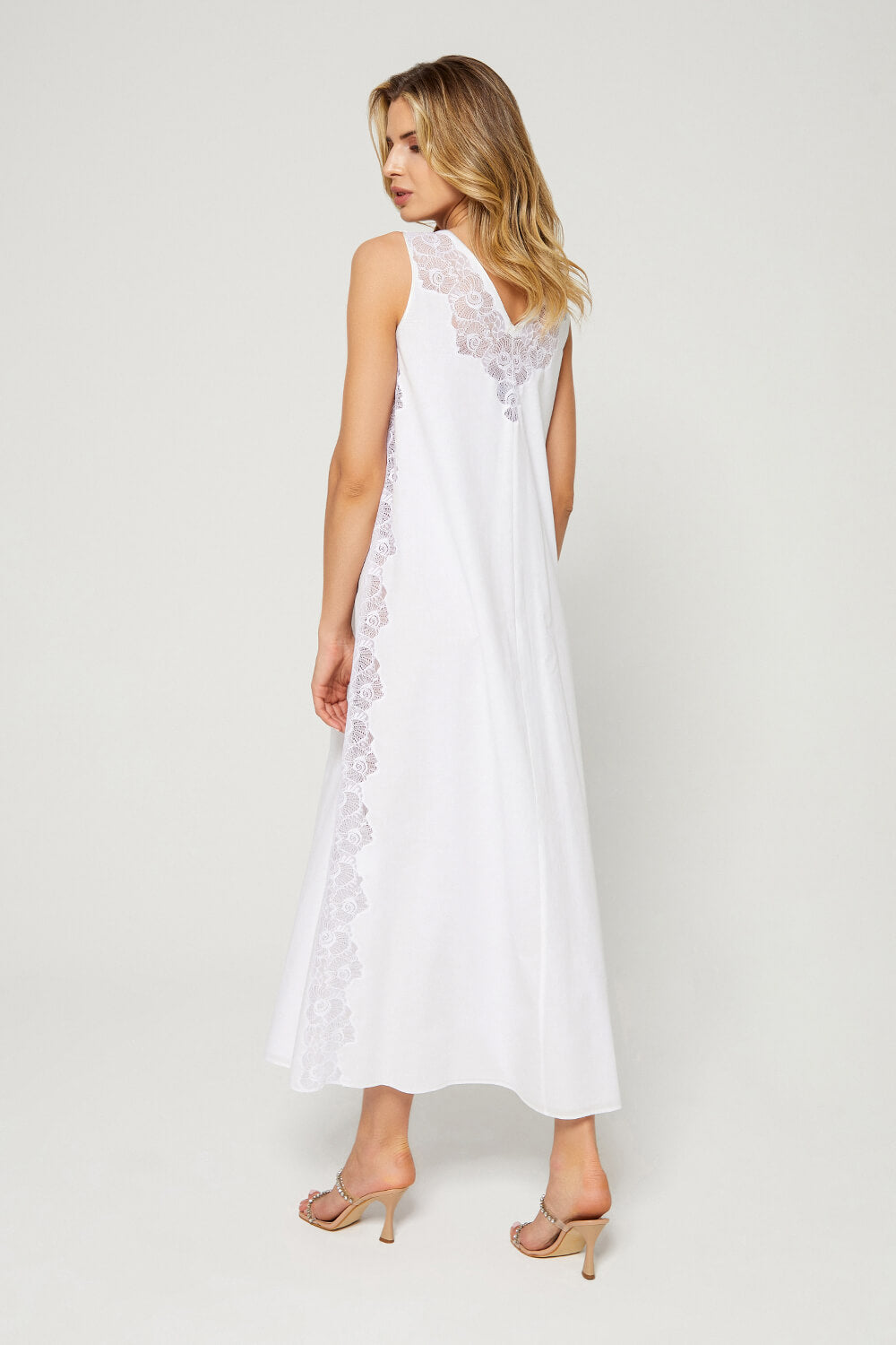 Patty the Babe- Long and Buttoned Cotton Voile Nightgown- Off White